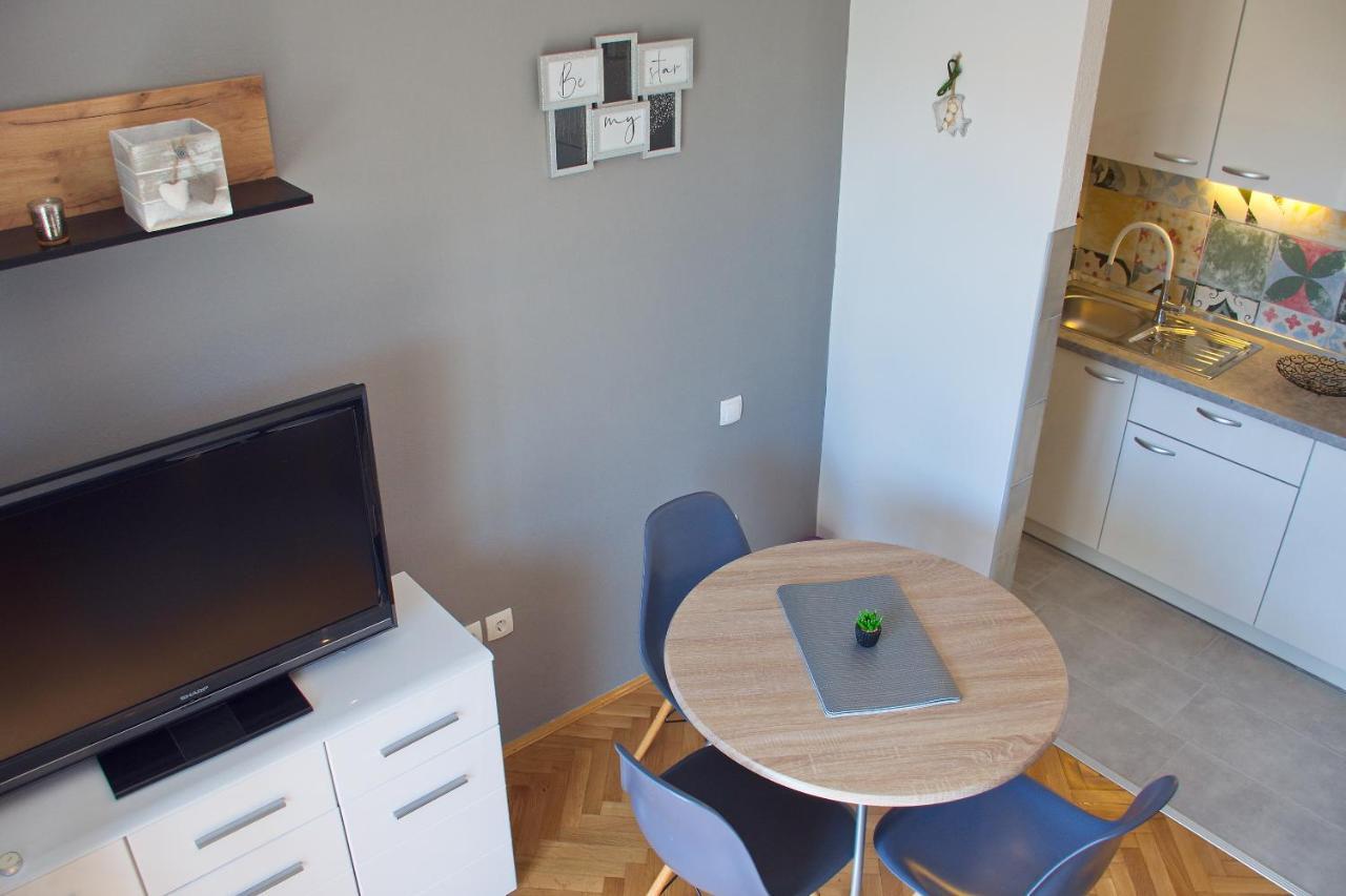 Apartments Mike Novalja Extérieur photo
